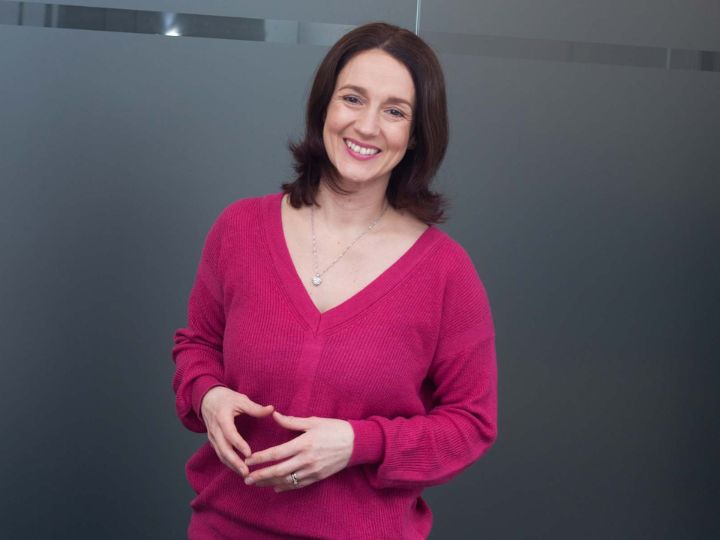 Relaxed Shoulder Headshot Poses